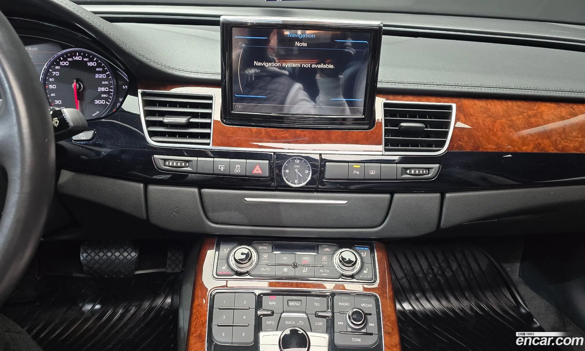 Audi A8 2011 — 4