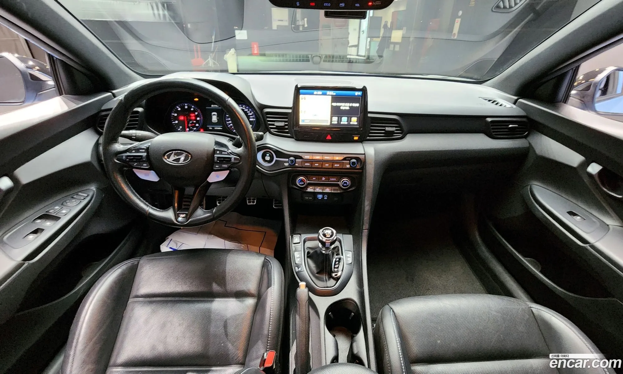 Hyundai Veloster 2019 — 17