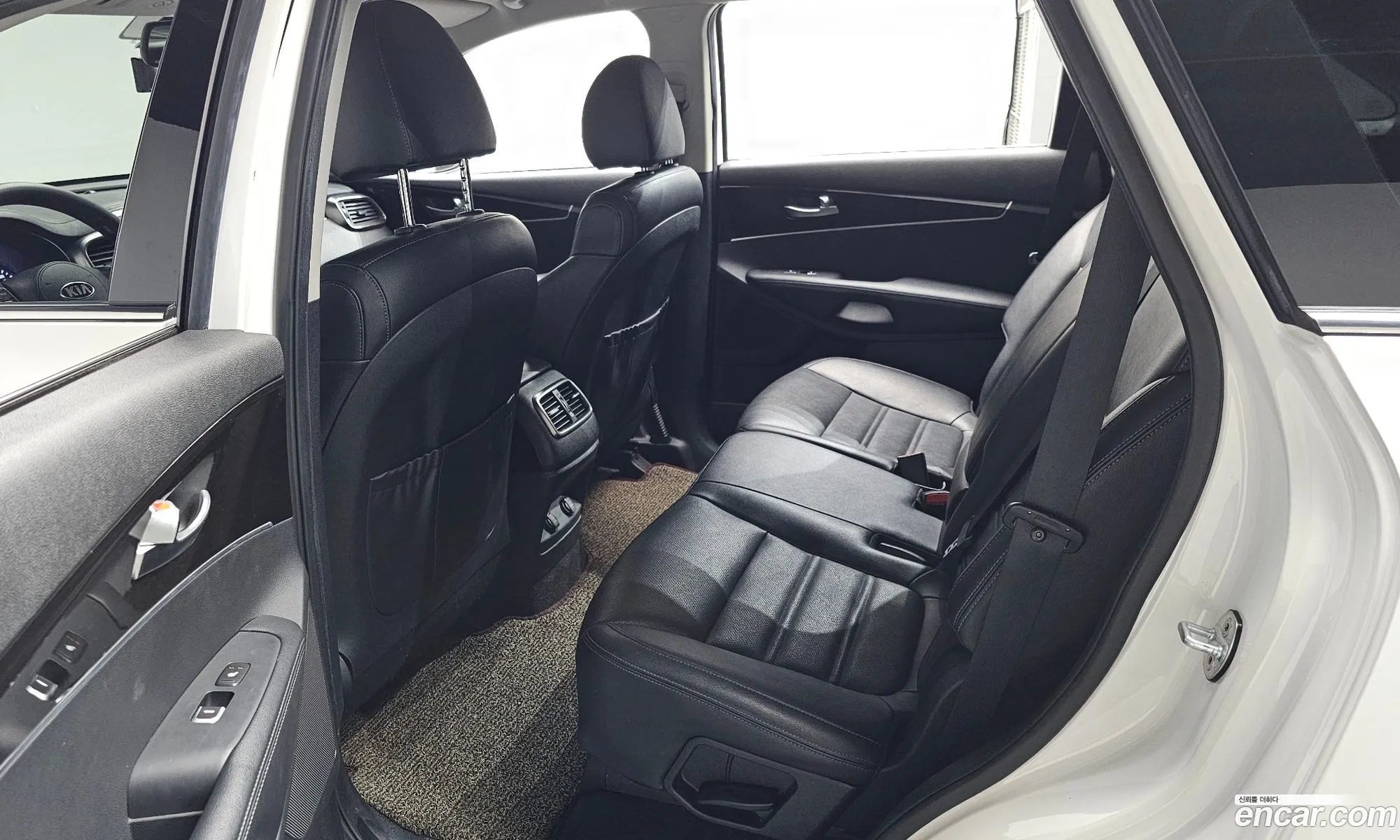 Kia Sorento 2018 KNAPG81BBJA457092 — 18