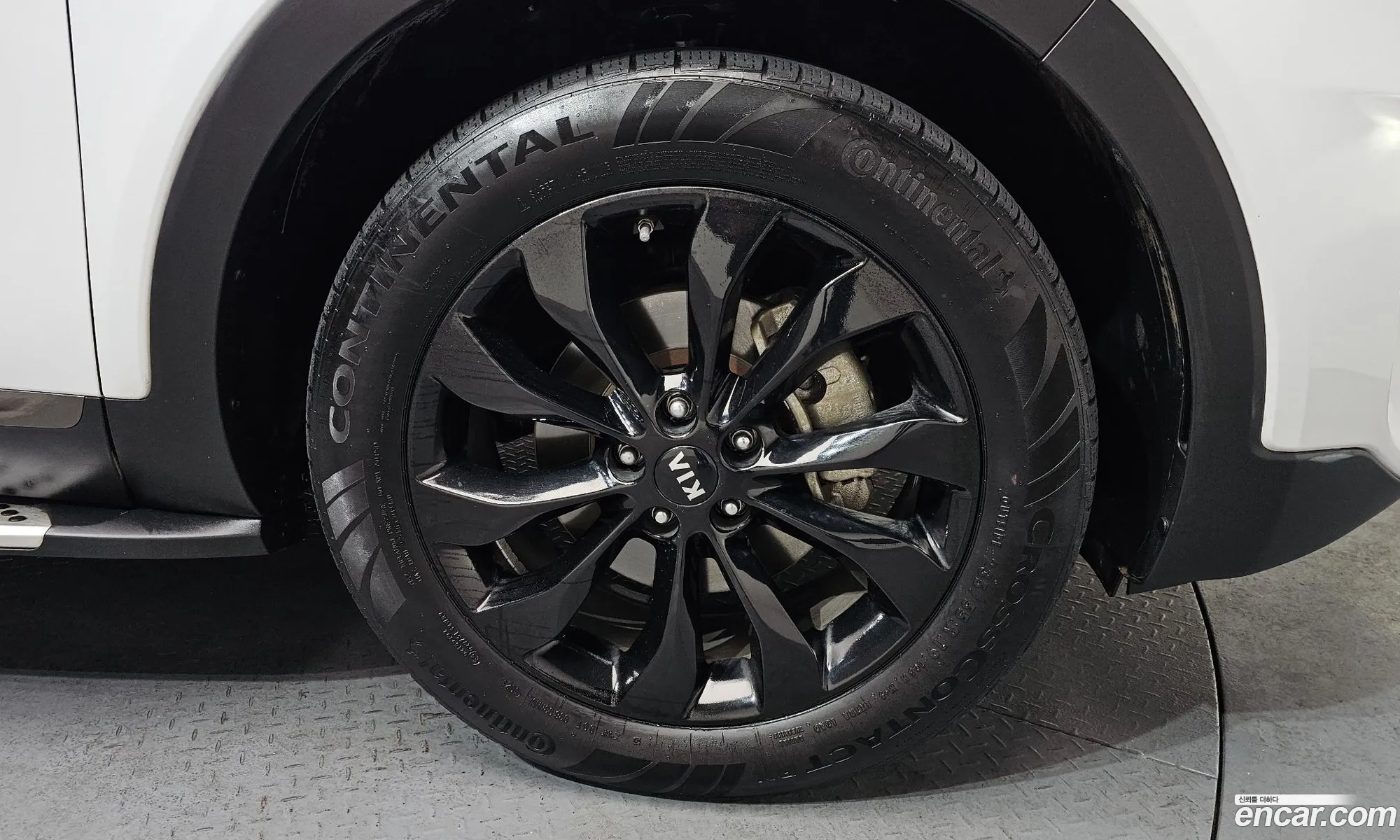 Kia Sorento 2018 KNAPG81BBJA457092 — 8