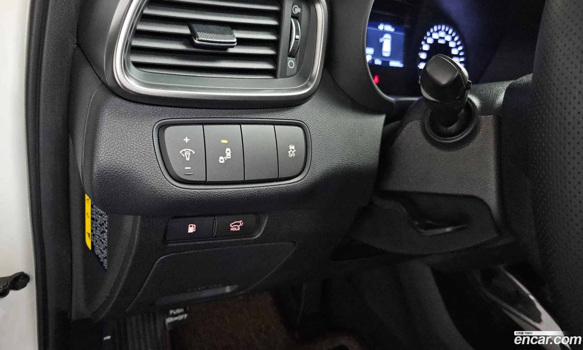 Kia Sorento 2018 KNAPG81BBJA457092 — 6