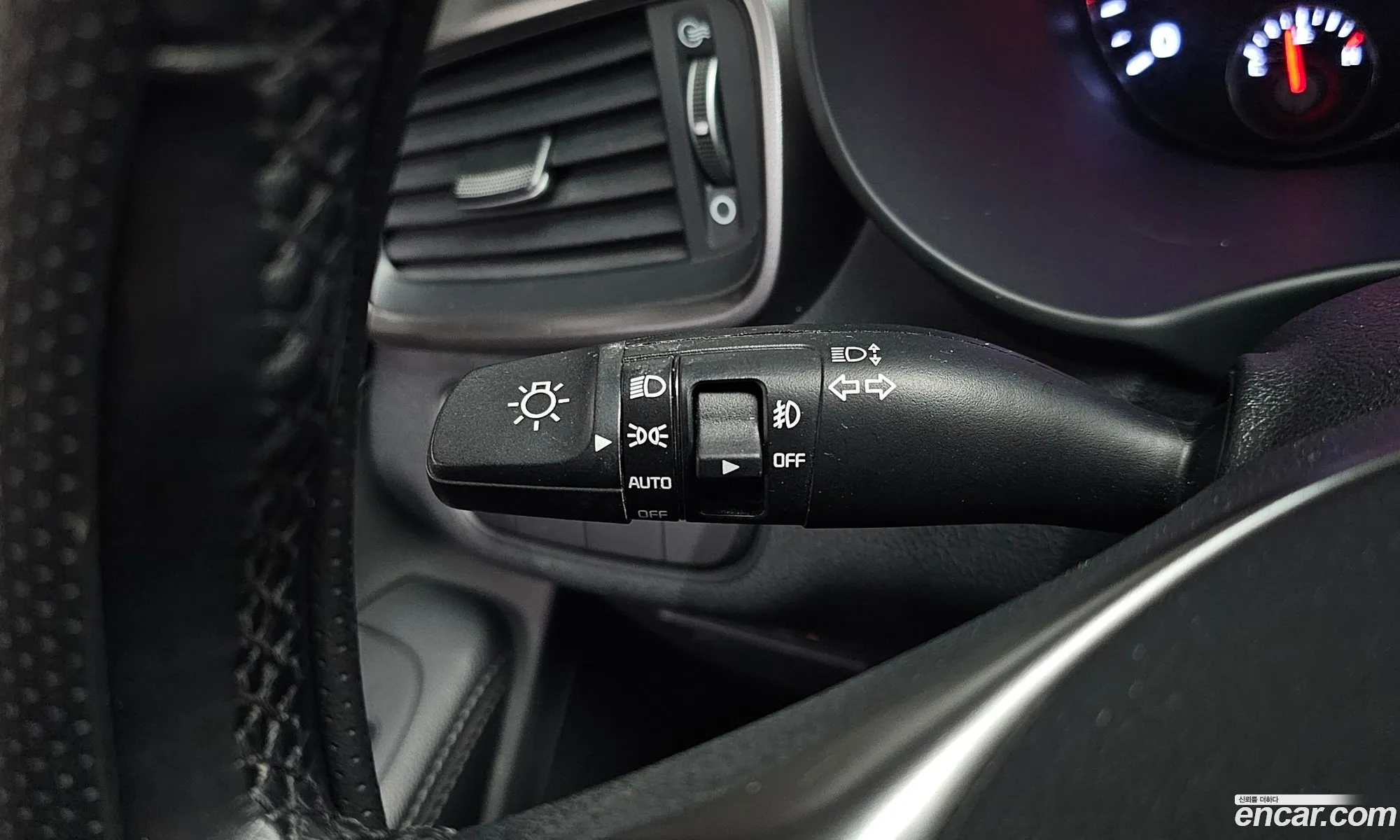 Kia Sorento 2018 KNAPG81BBJA457092 — 3
