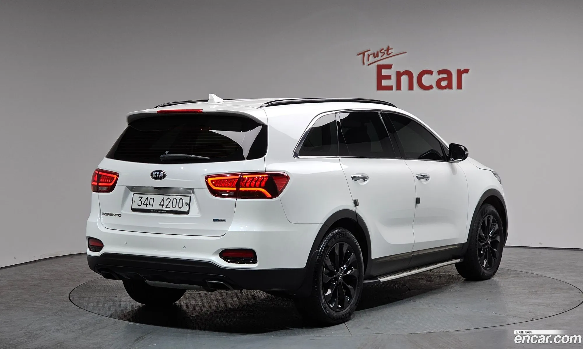 Kia Sorento 2018 KNAPG81BBJA457092 — 9