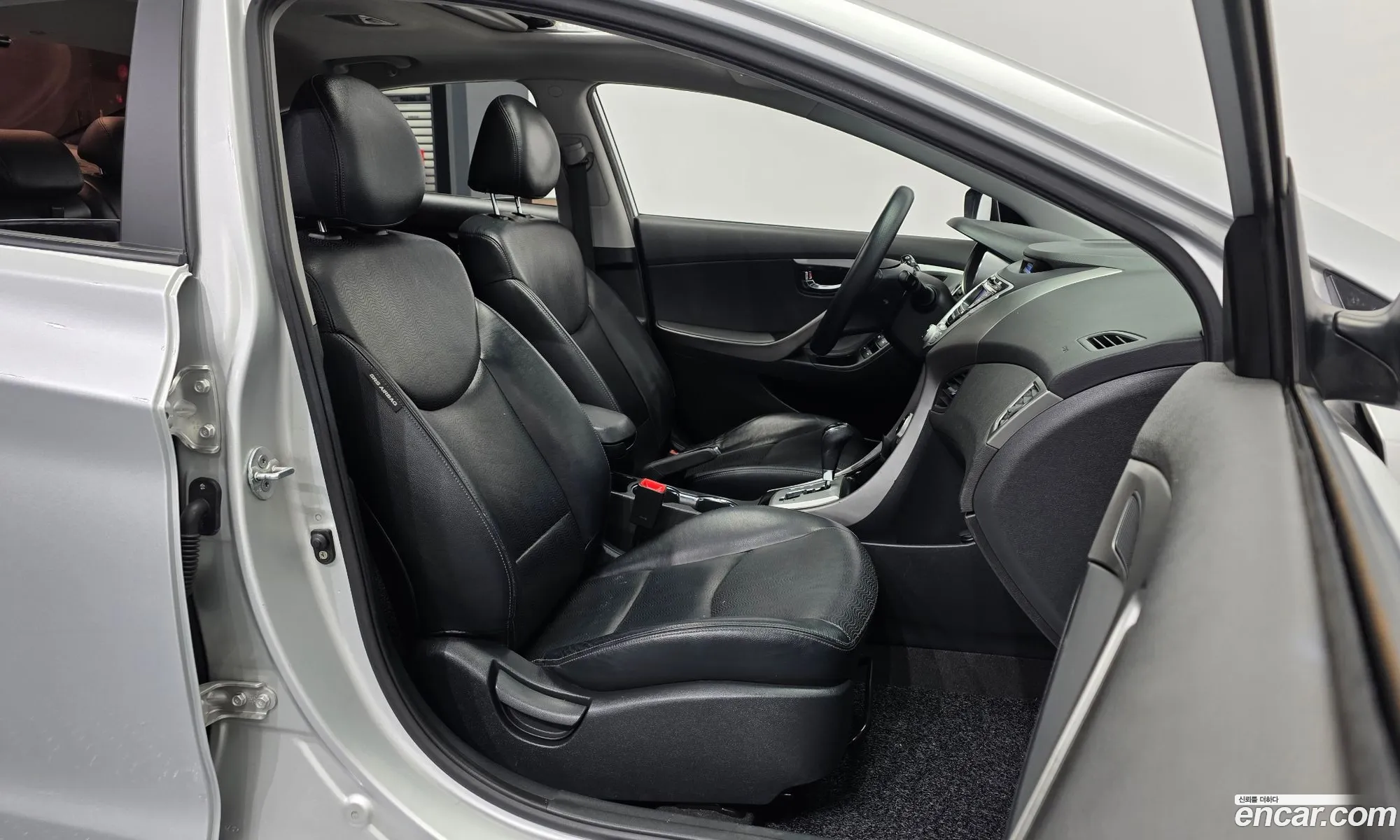 Hyundai Elantra MD 2010 — 12