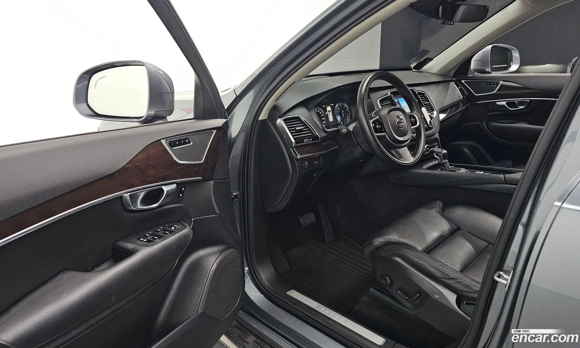 Volvo XC90 2018 YV1LCA22CJ1376937 — 7