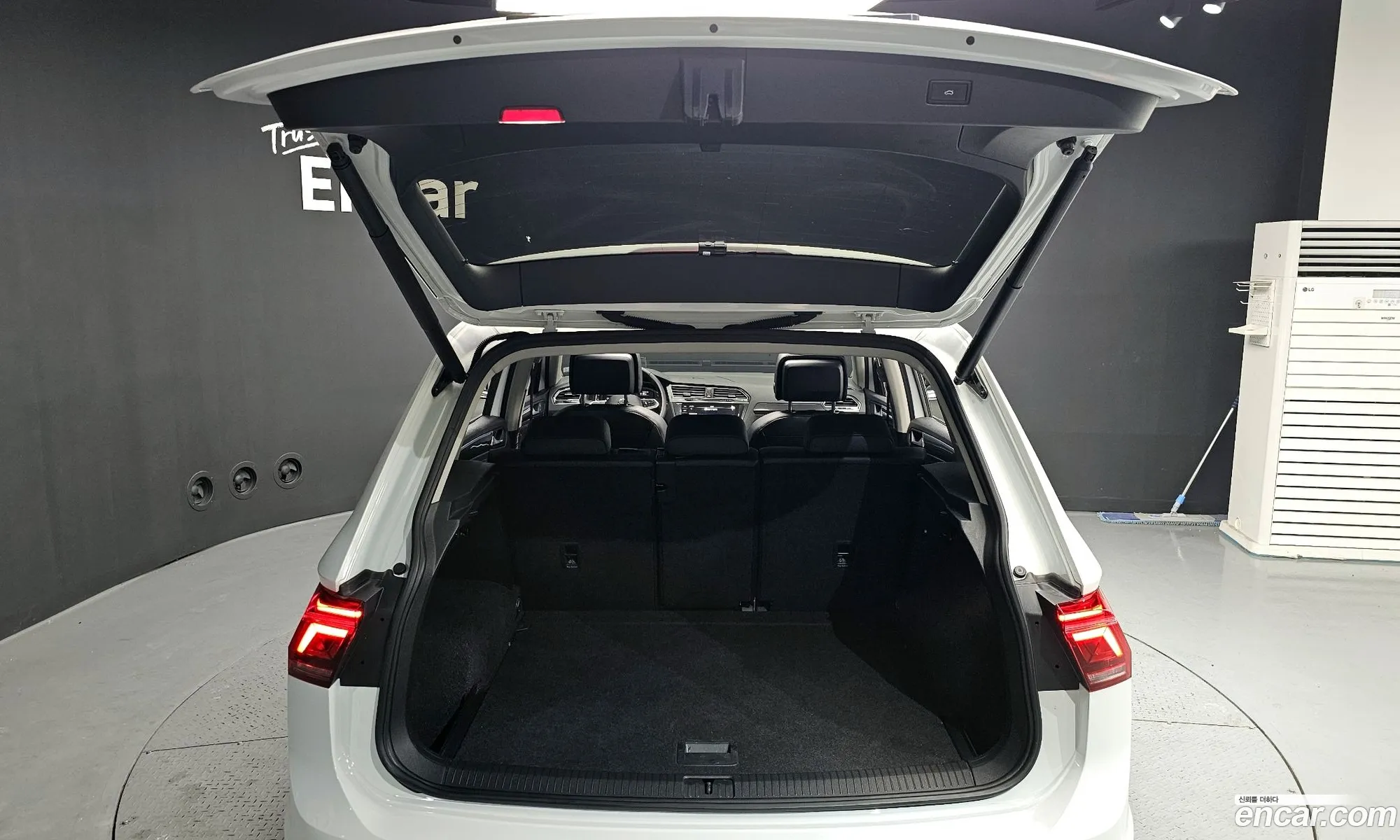 Volkswagen Tiguan 2021 — 13
