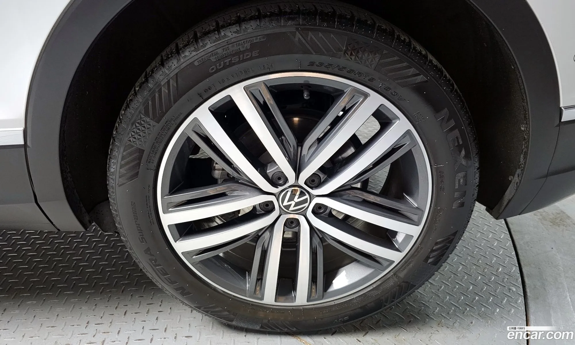 Volkswagen Tiguan 2021 — 17