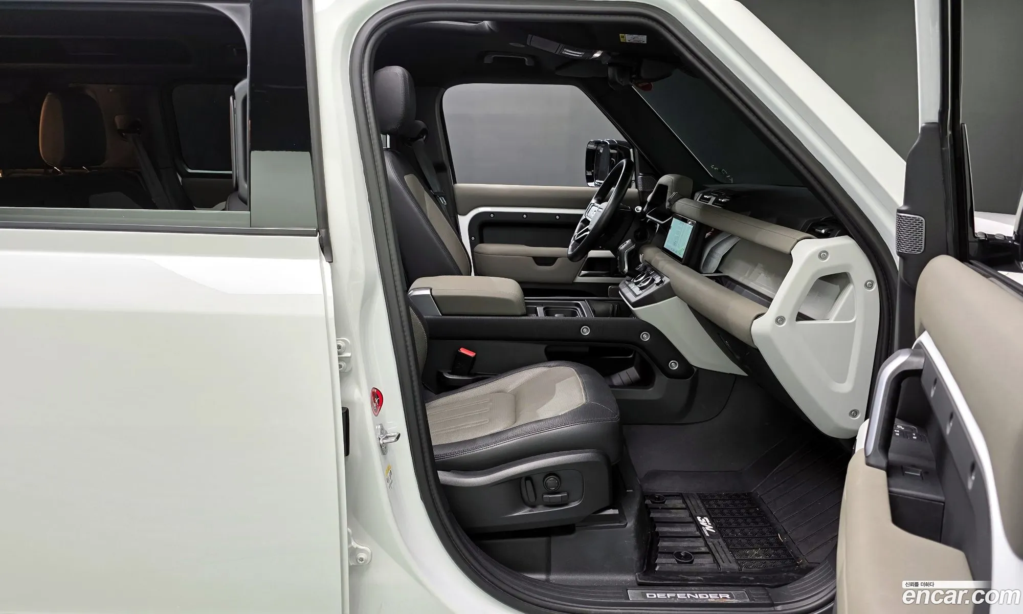 Land Rover Defender 2022 — 13