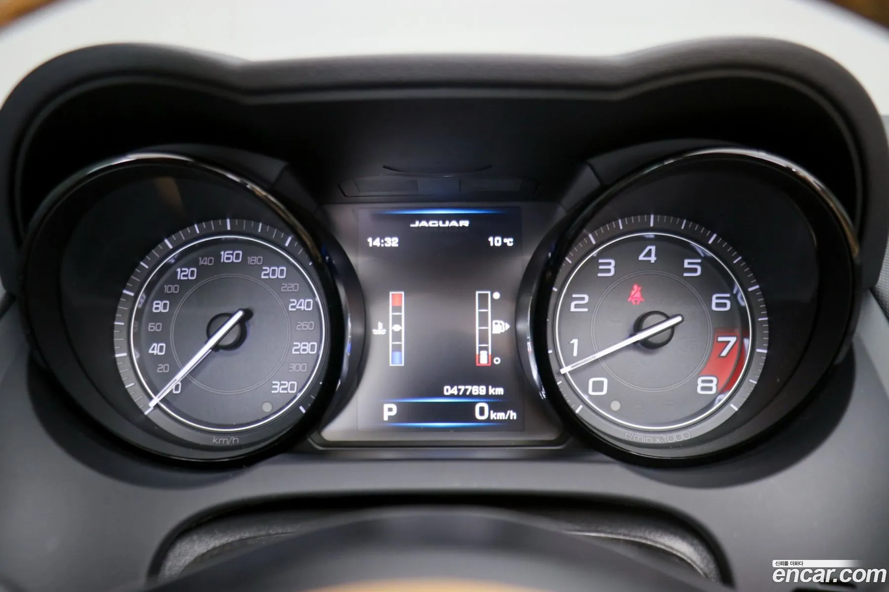 Jaguar F-Type 2015 — 10