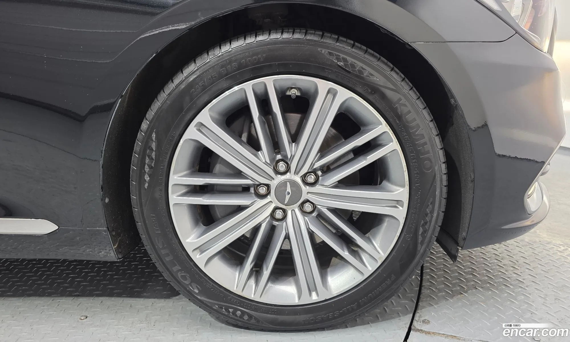 Genesis G80 2016 KMHGL41DDHU199929 — 3