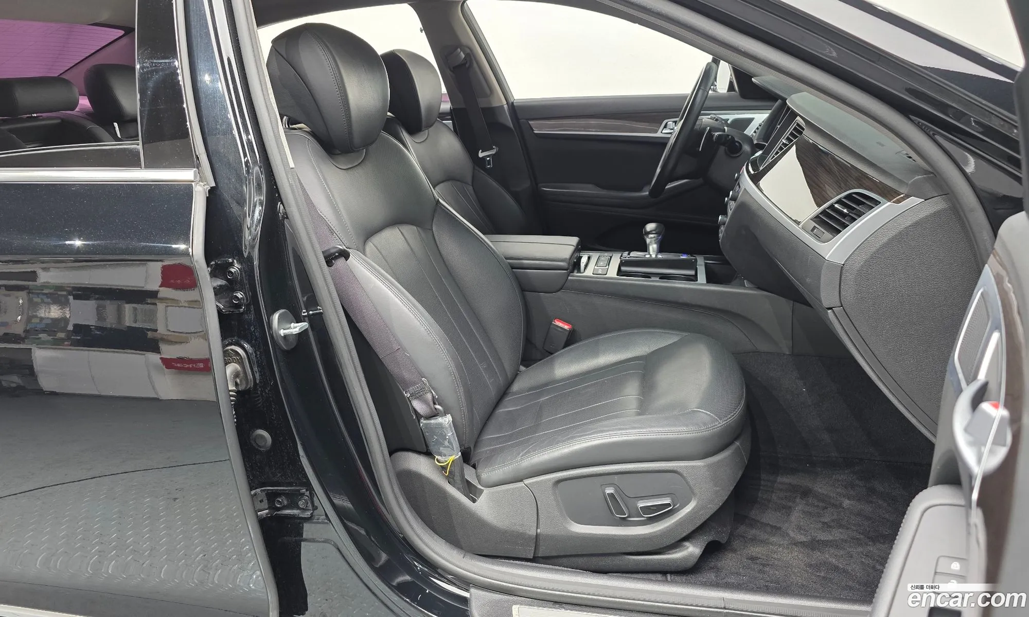 Genesis G80 2016 KMHGL41DDHU199929 — 10