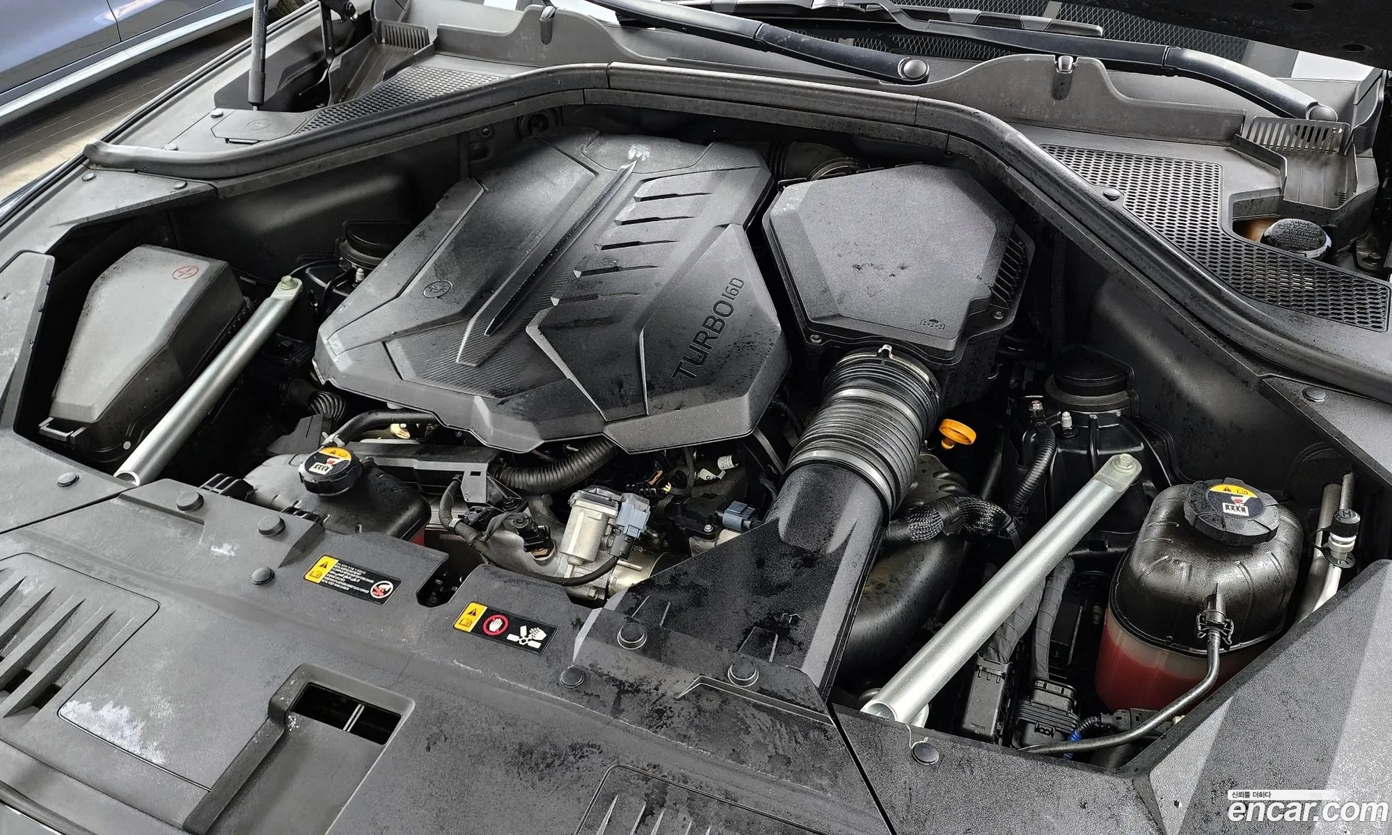 Genesis GV80 2020 KMTHB81DDLU028594 — 12
