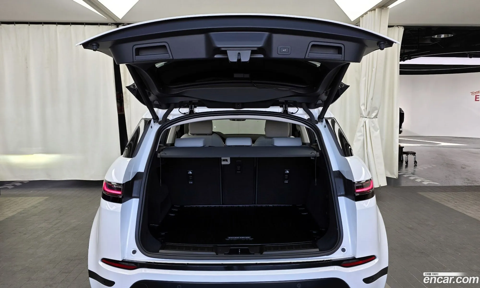 Land Rover Range Rover Evoque 2024 — 17