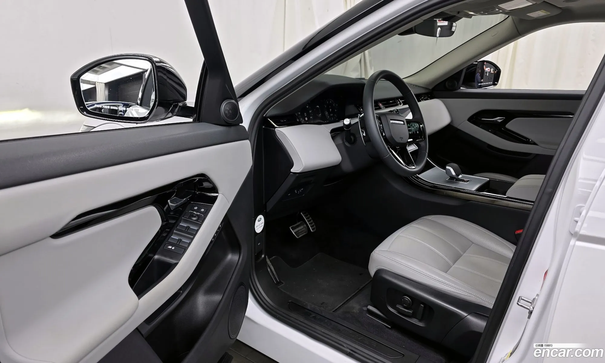 Land Rover Range Rover Evoque 2024 — 13