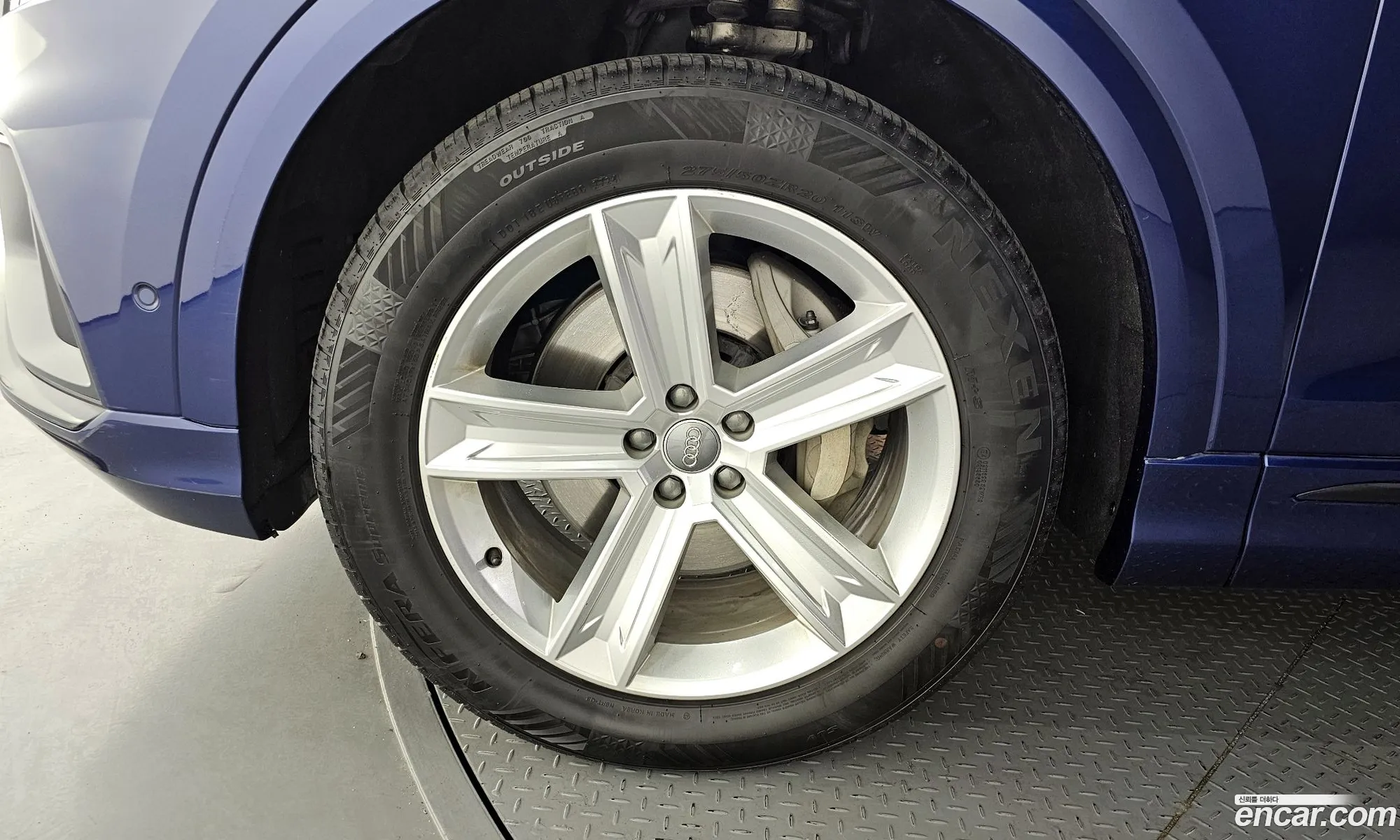 Audi Q8 2021 WAUZZZF1XMD002061 — 3