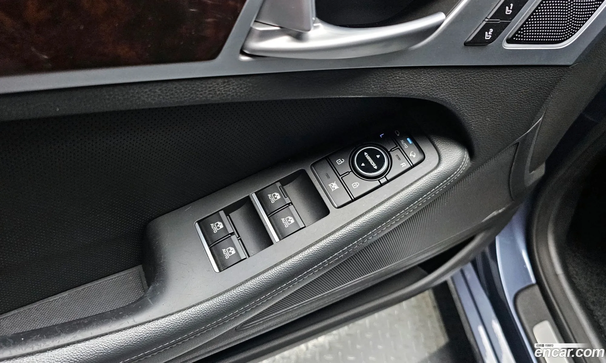 Hyundai Genesis DH 2014 — 17