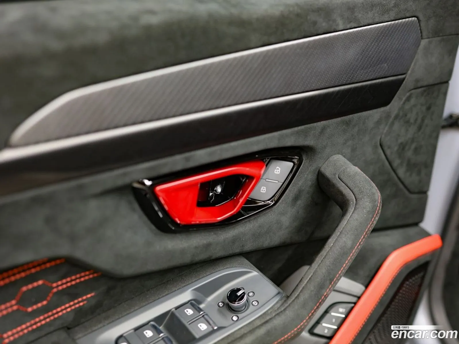 Lamborghini Urus 2023 — 2