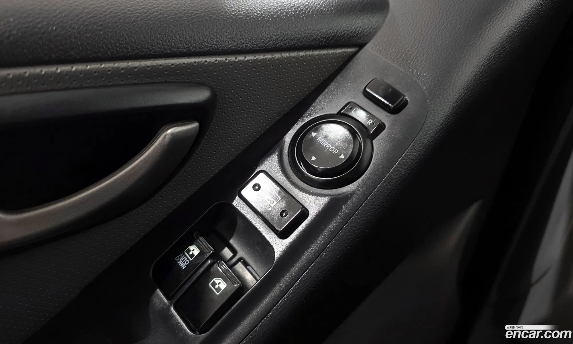 Hyundai Grand Starex 2013 — 12