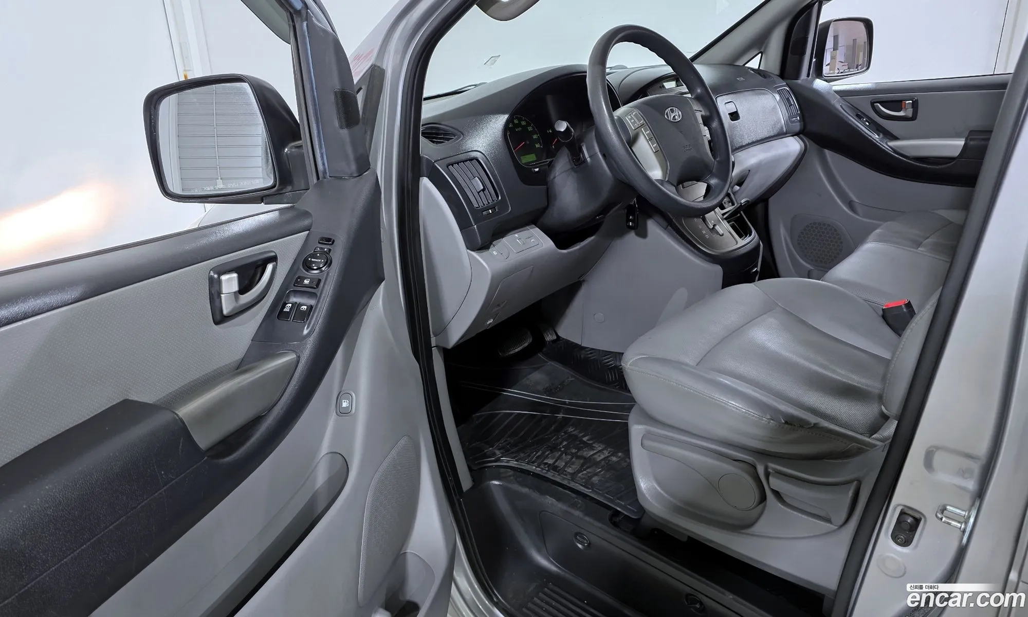 Hyundai Grand Starex 2013 — 20