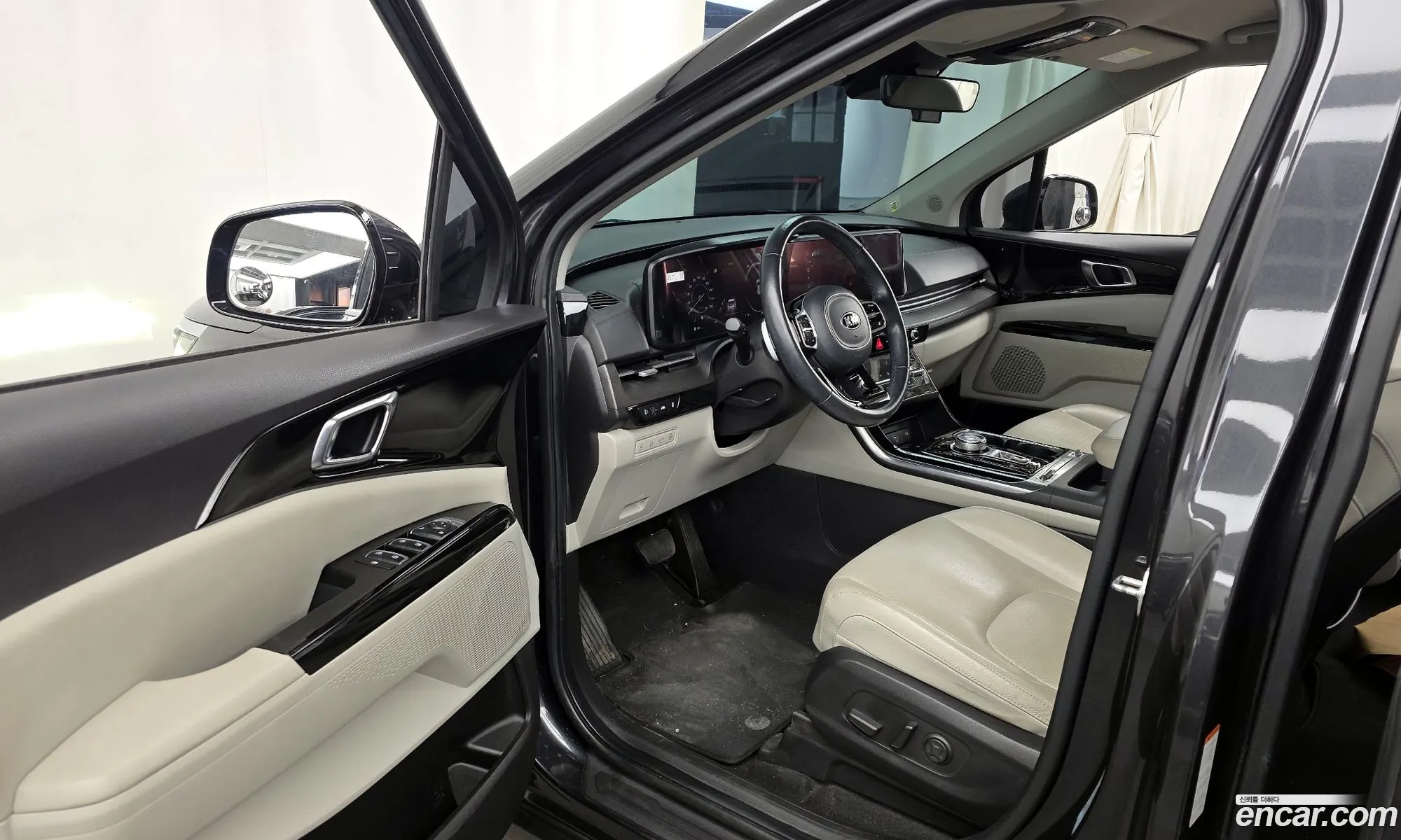 Kia Carnival 2021 KNANC81BBMS098860 — 2