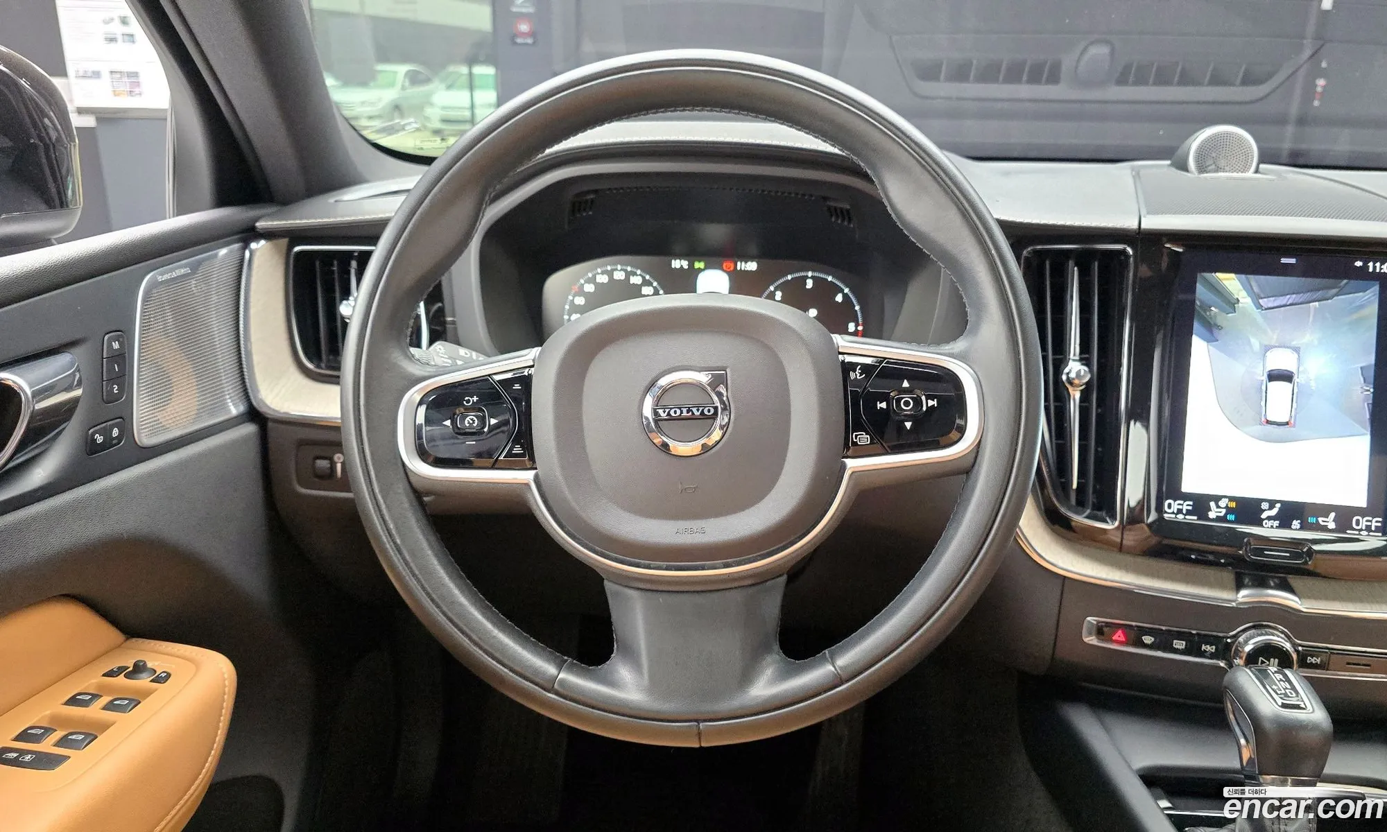 Volvo XC60 2019 YV1UZ68TCK1391049 — 7