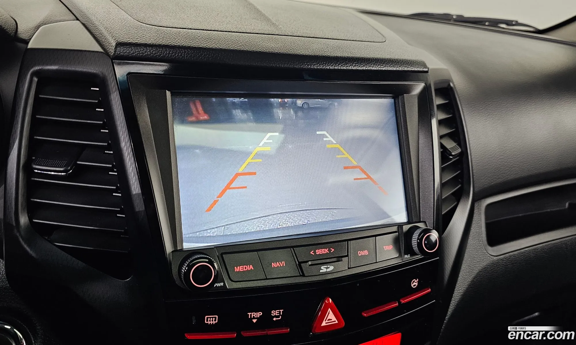 KG Mobility (SsangYong) Tivoli Air 2017 — 19