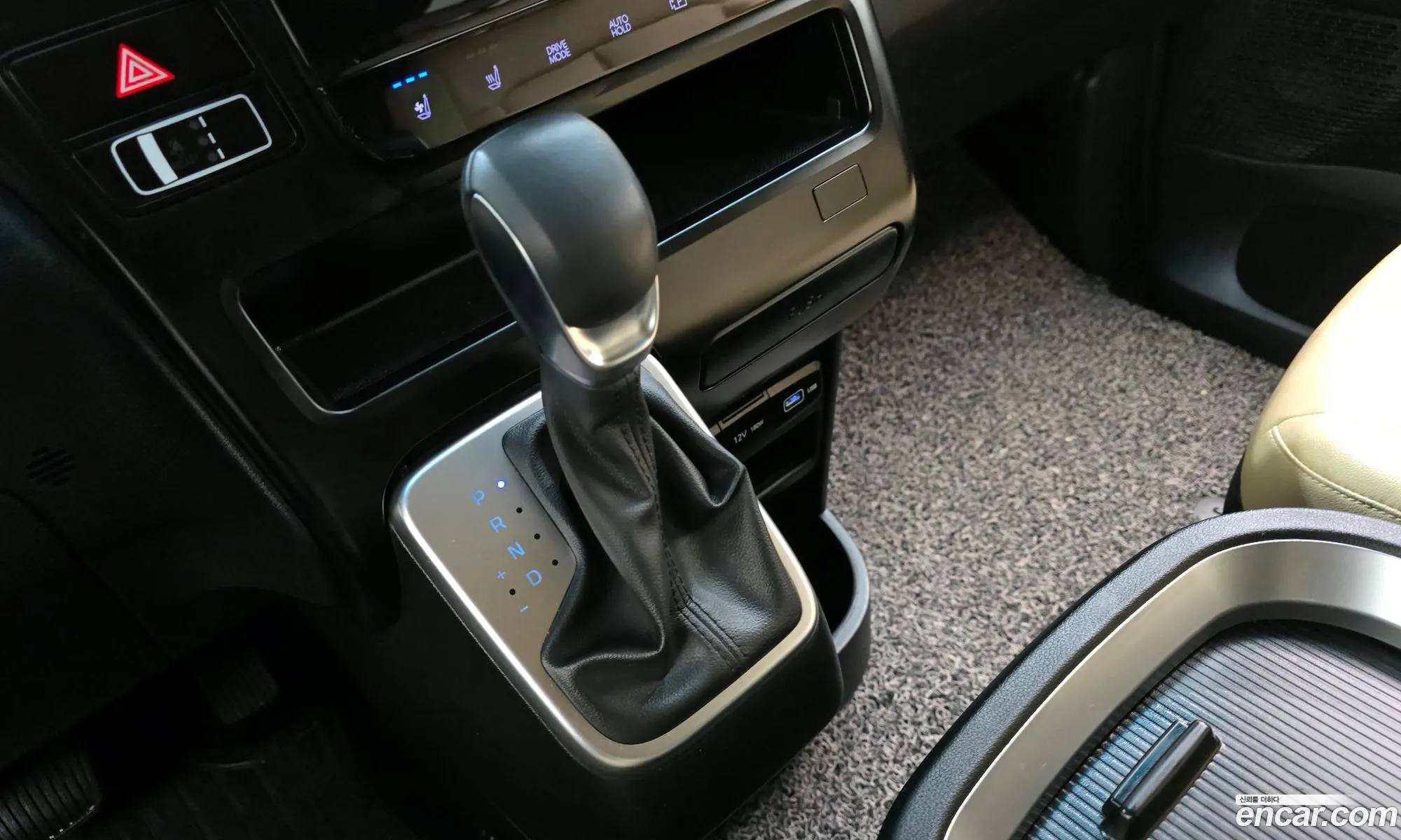 Hyundai Staria 2023 — 14