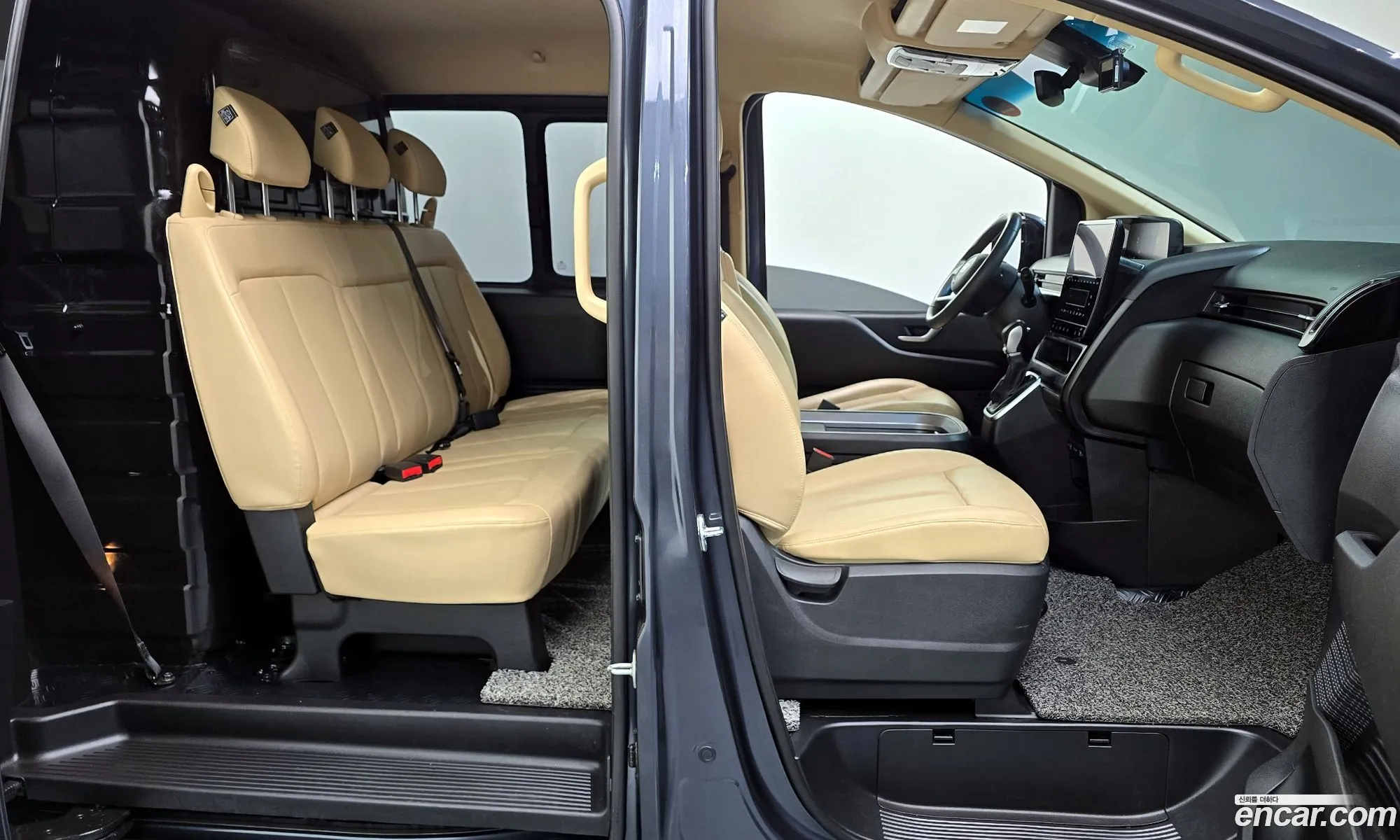 Hyundai Staria 2023 — 19