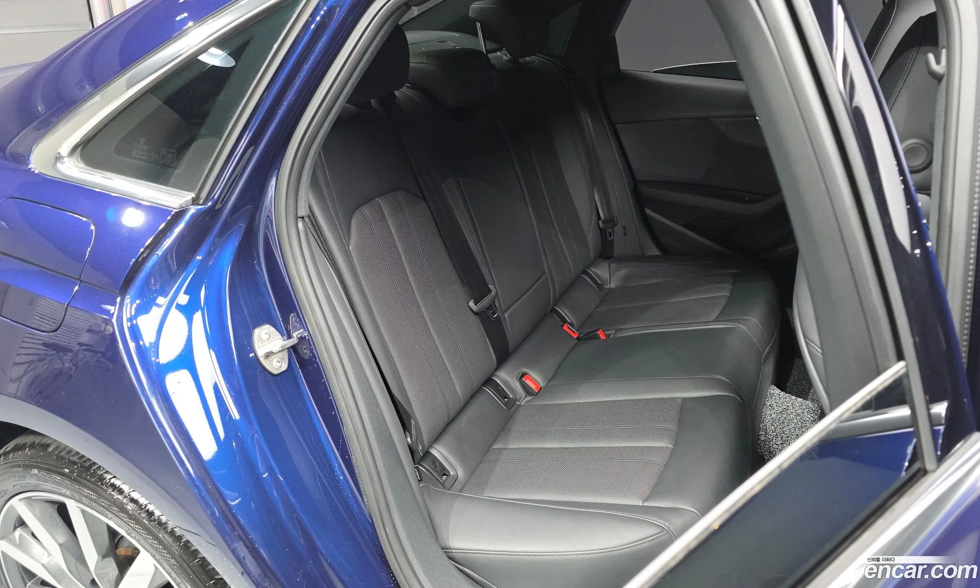 Audi A4 2023 WAUZZZF49PN013299 — 11