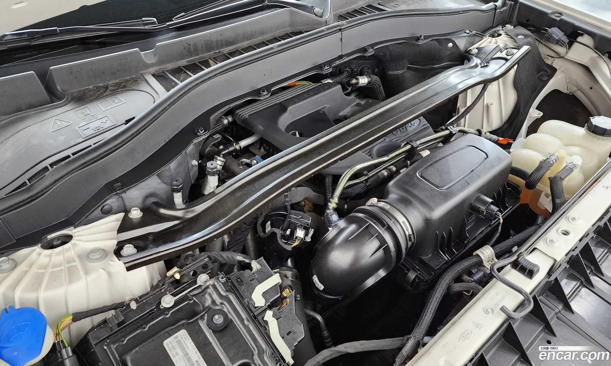 Ford Explorer 6th Gen 2020 1FMSK8FH7LGB58972 — 4