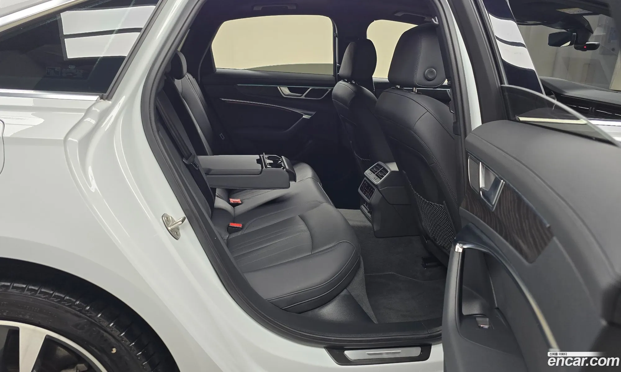 Audi A6 2022 WAUZZZF29NN058657 — 10