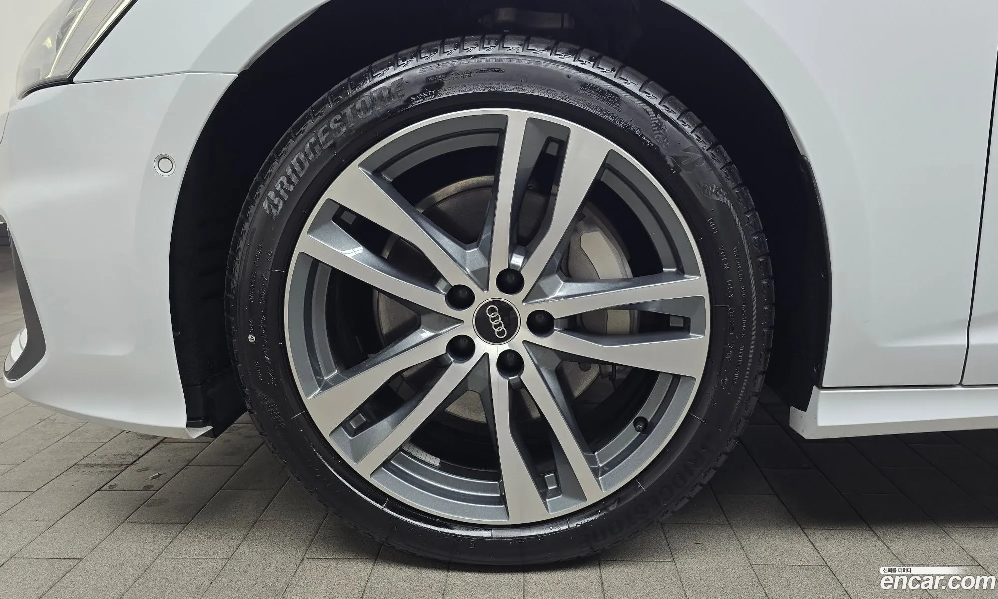 Audi A6 2022 WAUZZZF29NN058657 — 19
