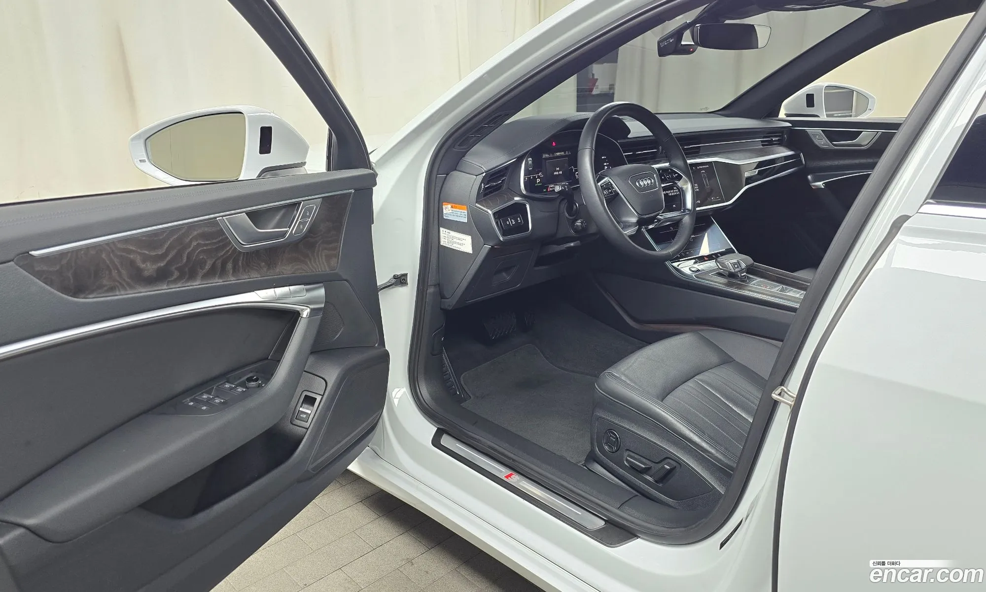 Audi A6 2022 WAUZZZF29NN058657 — 4