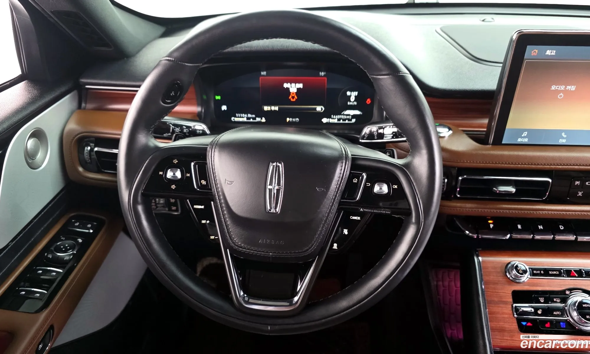 Lincoln Aviator 2023 5LM5J7XC2PGL11404 — 11