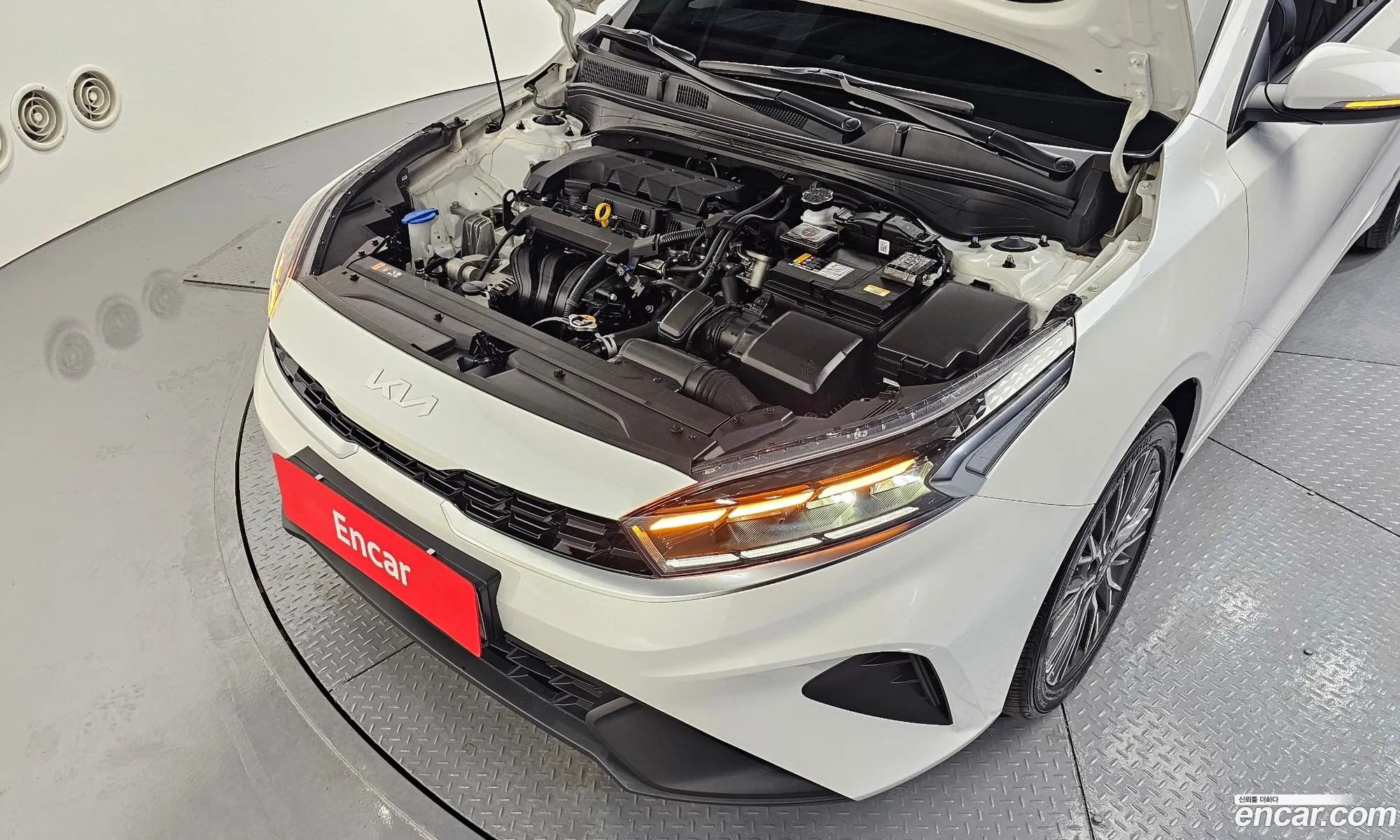 Kia K3 2024 — 16