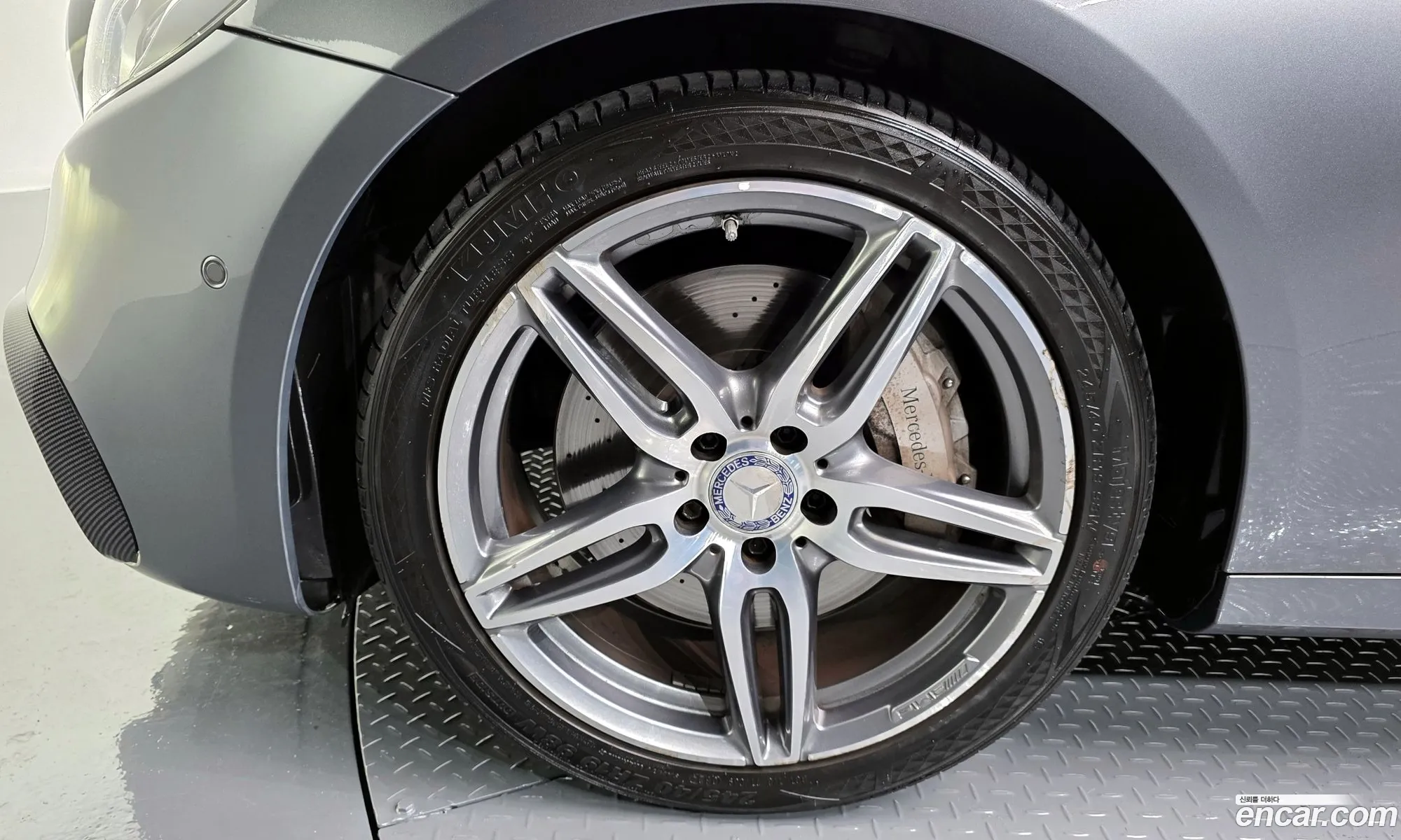 Mercedes-Benz E-Class W213 2017 — 12