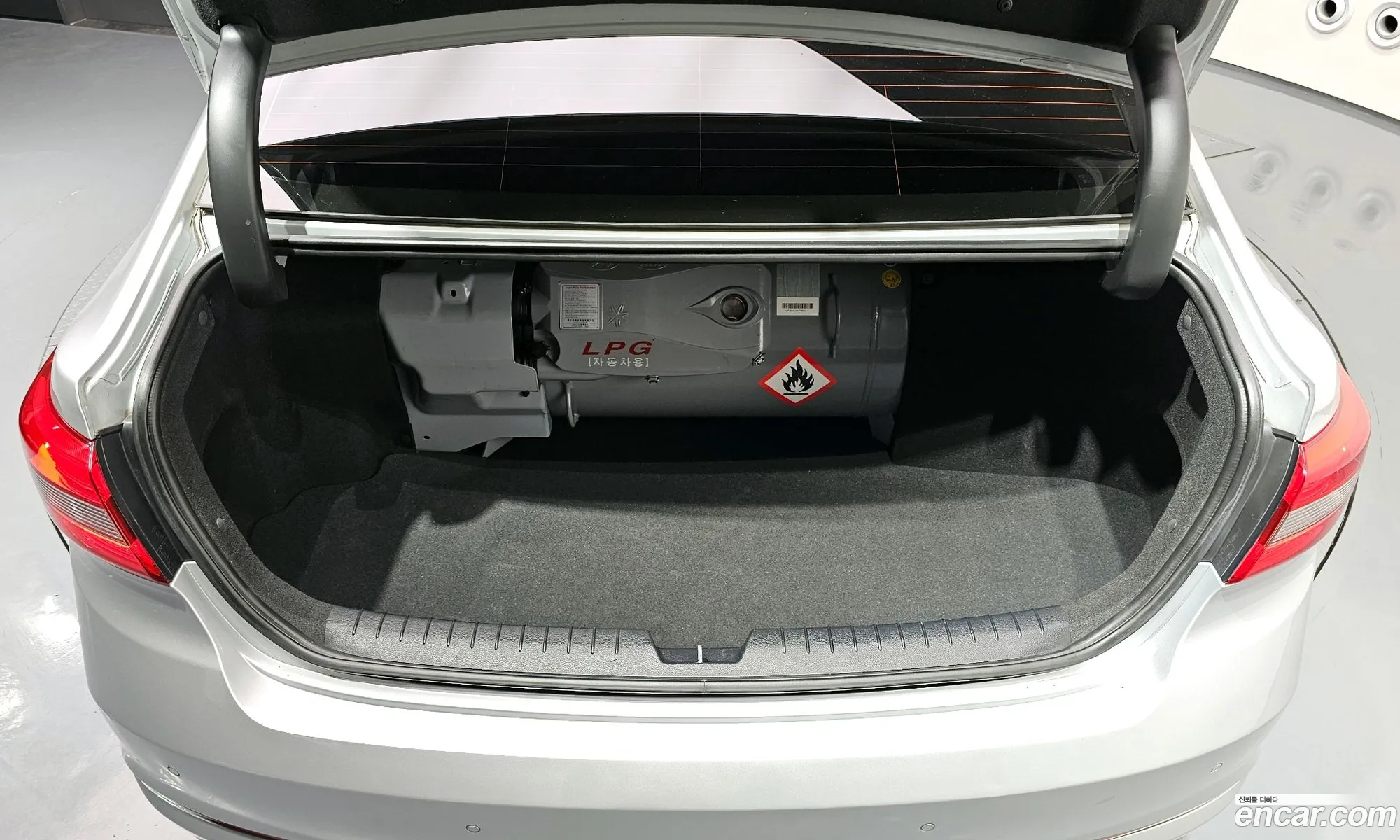 Hyundai LF Sonata 2016 — 13
