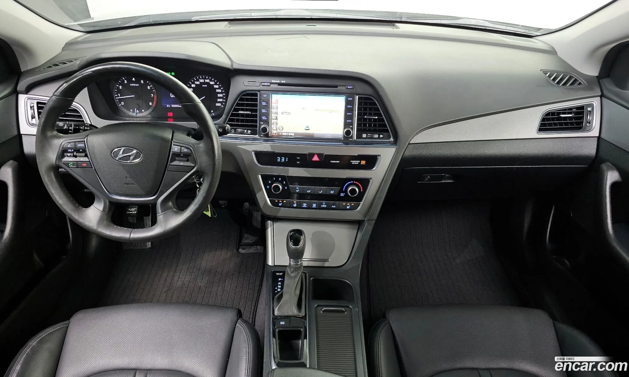 Hyundai LF Sonata 2016 — 12