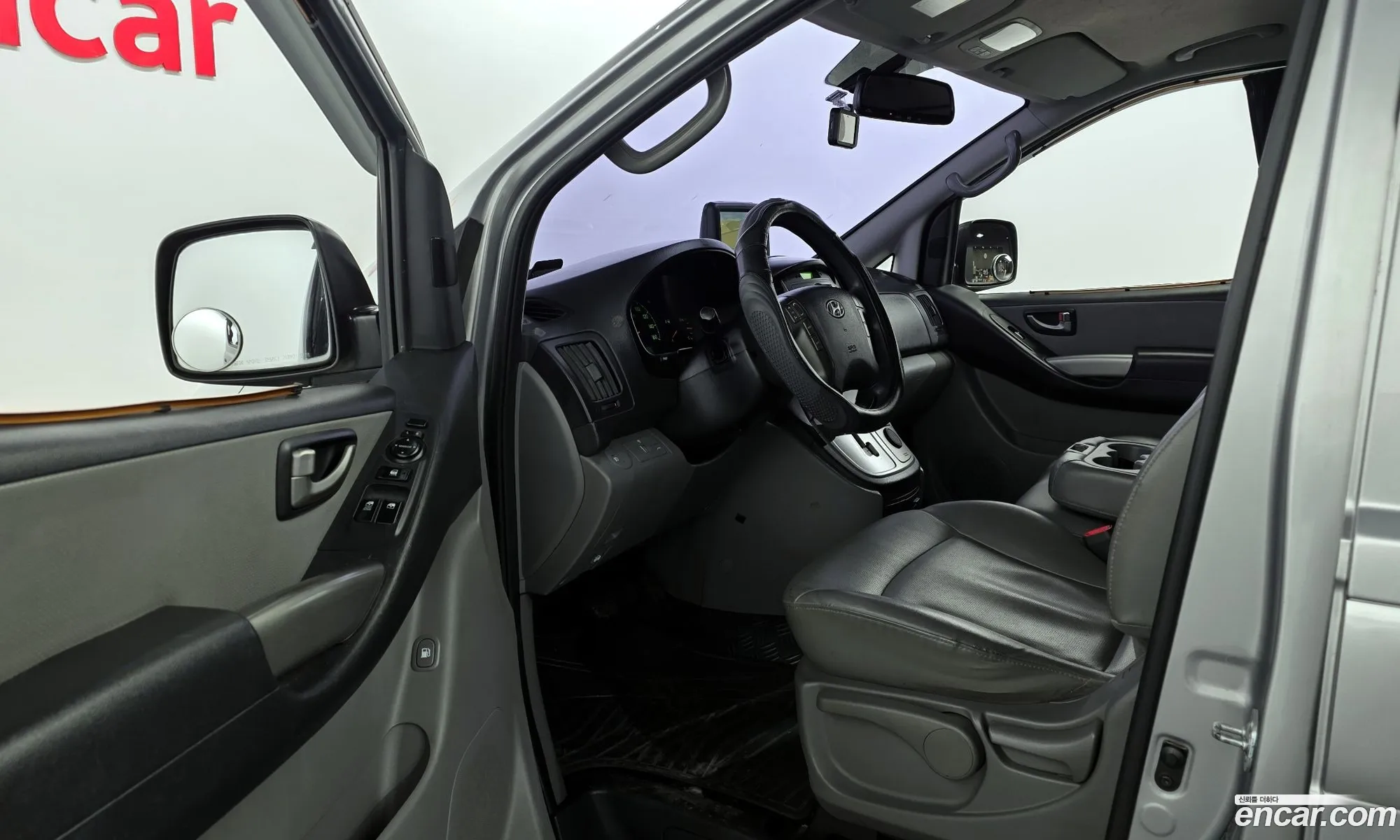 Hyundai Grand Starex 2013 — 12