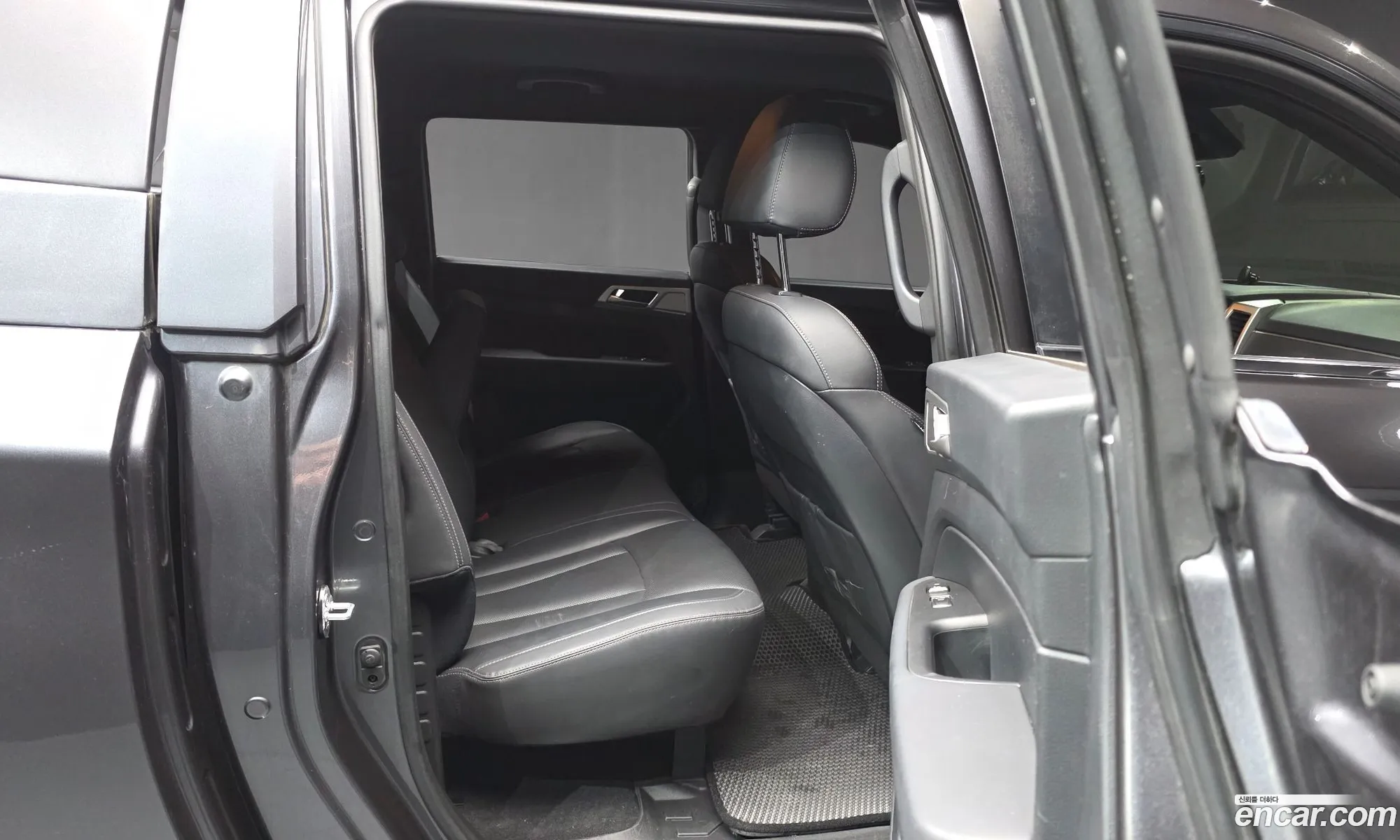 KG Mobility (SsangYong) Rexton Sports Khan 2019 — 9