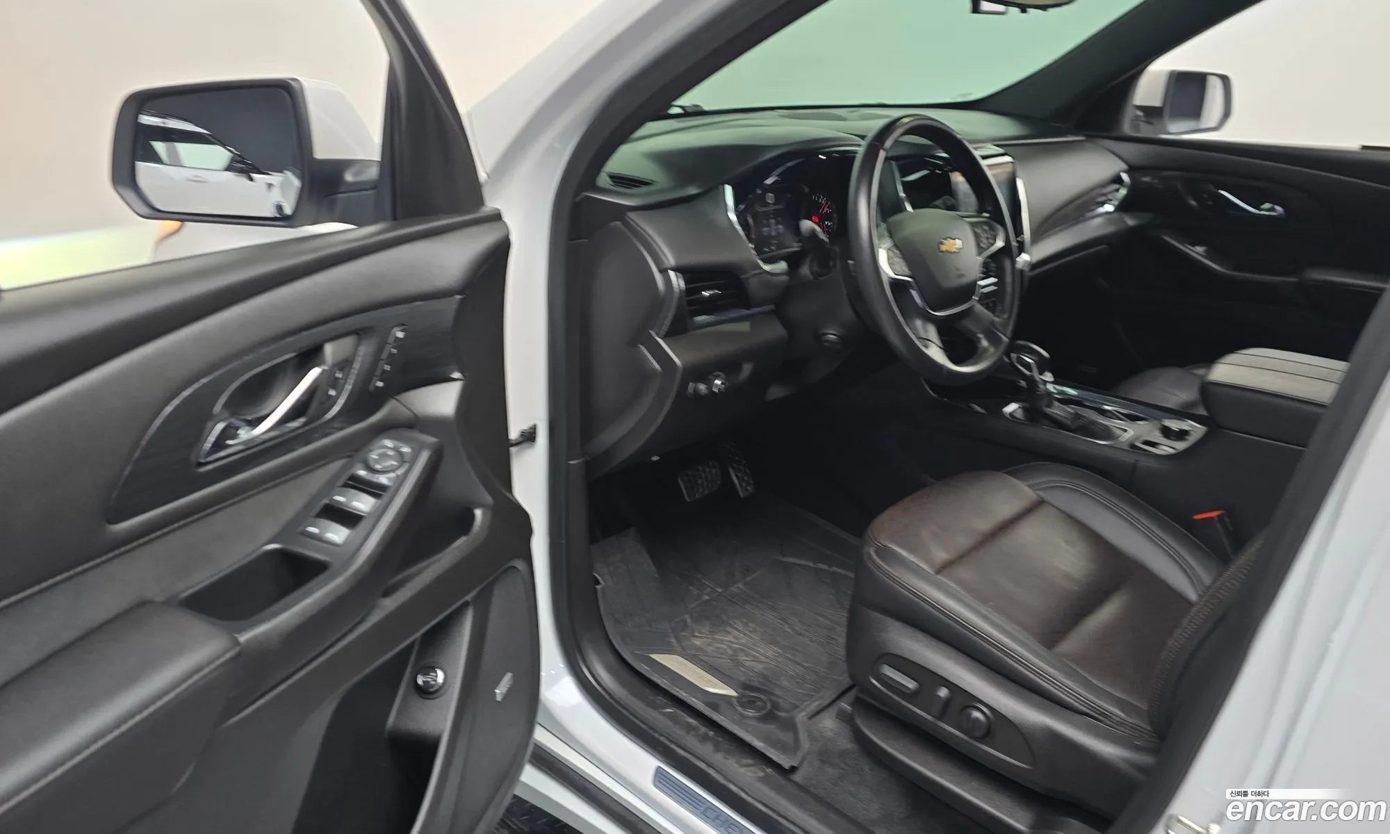 Chevrolet (GM Daewoo) Traverse 2022 — 17