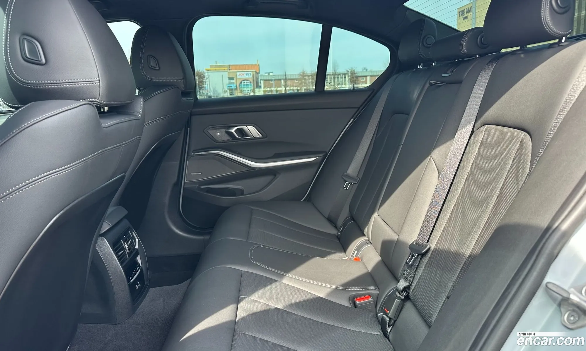 BMW 3 Series 2025 — 16