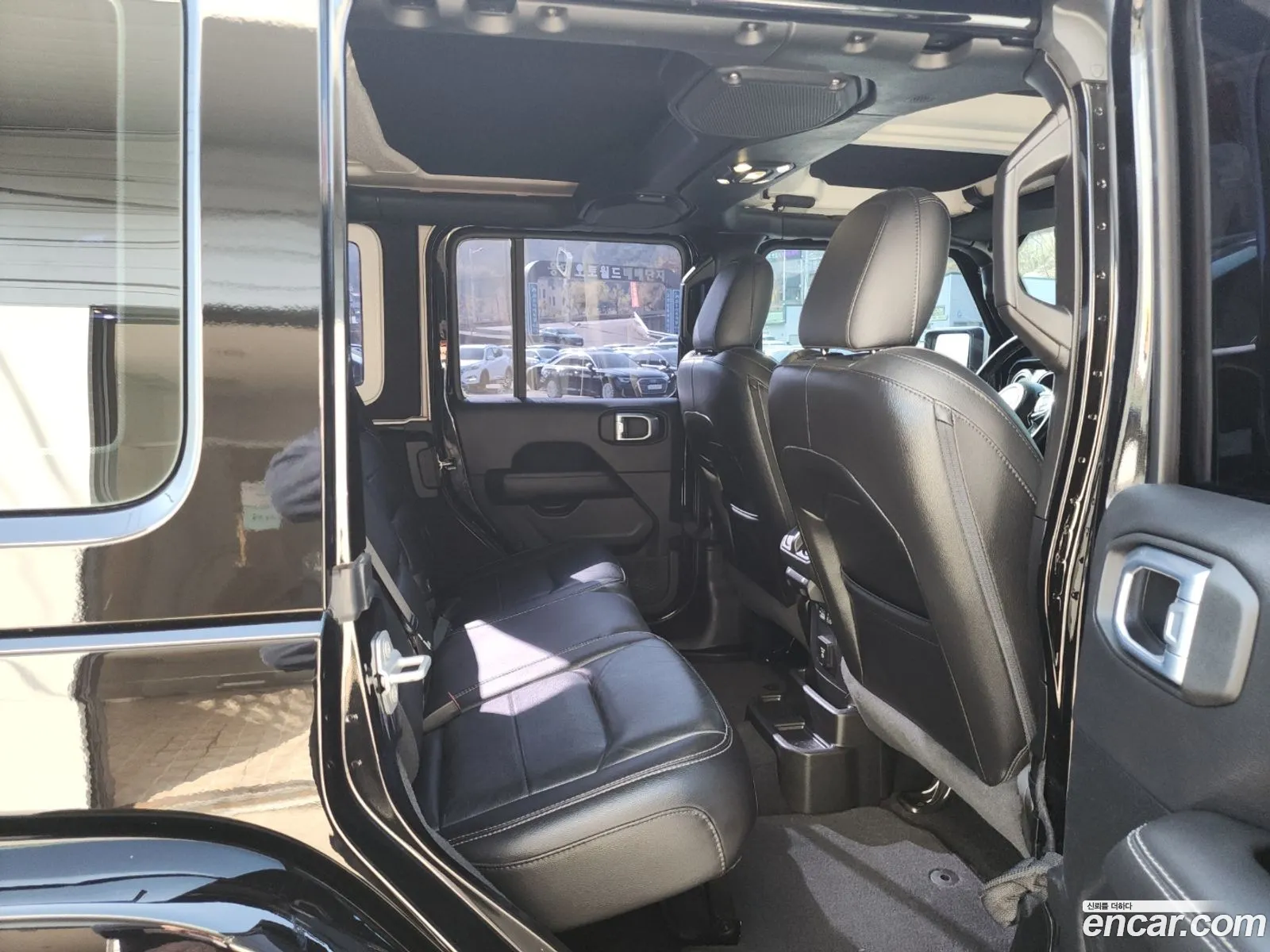 Jeep Wrangler 2021 — 17
