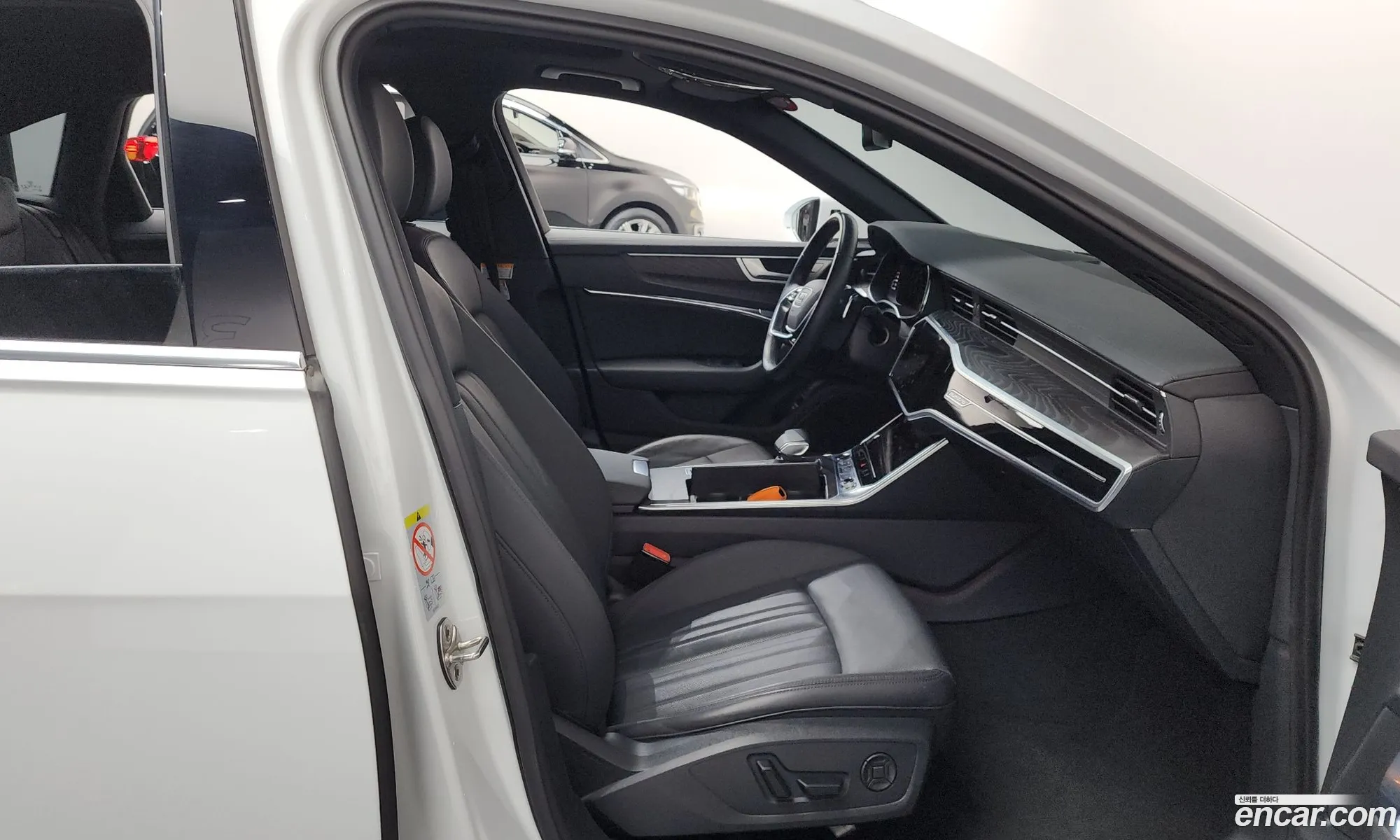 Audi A6 2022 WAUZZZF20NN058627 — 8