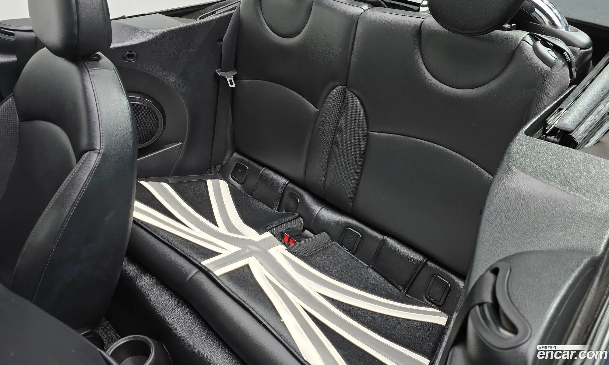 Mini Cooper Convertible 2015 WMWZN3103FT657100 — 3