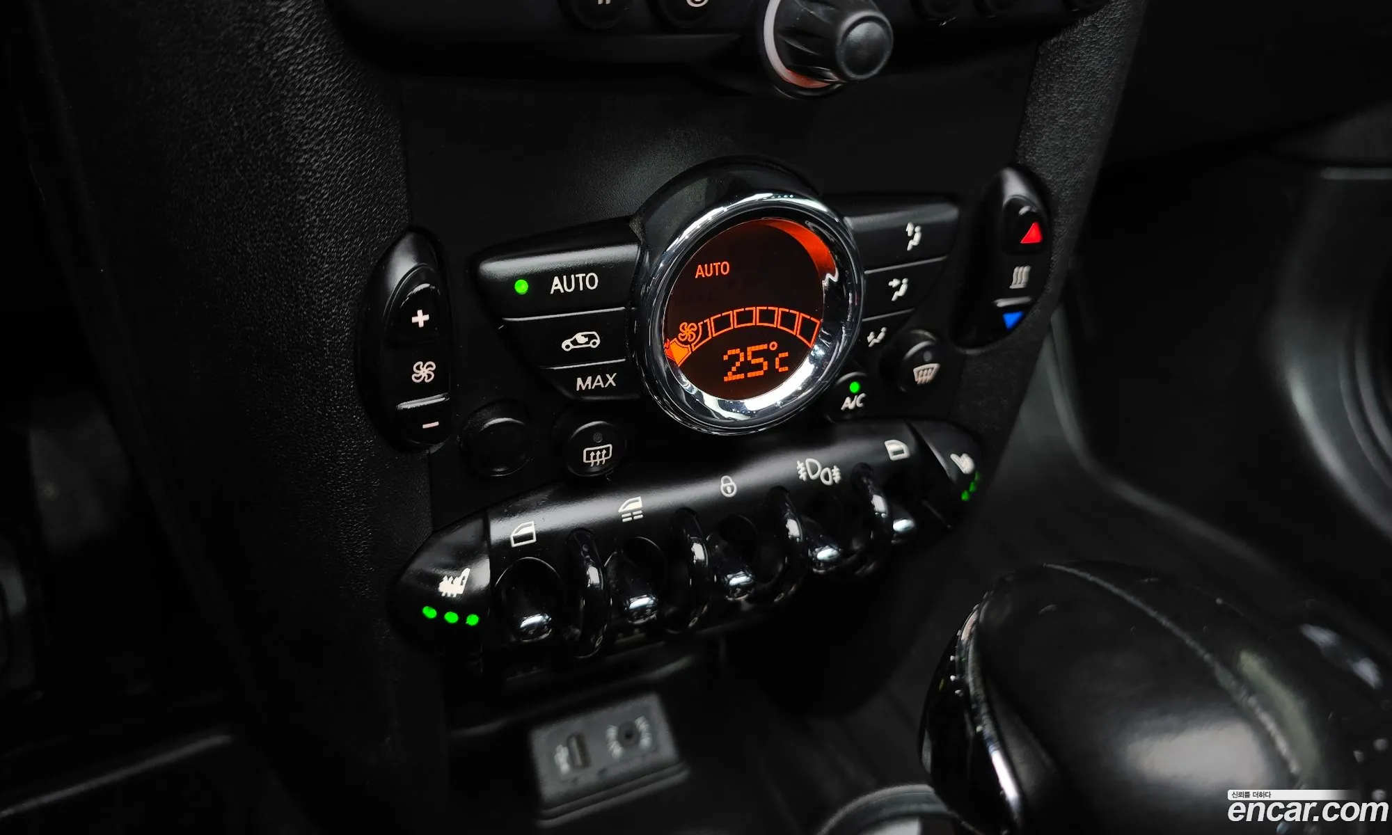 Mini Cooper Convertible 2015 WMWZN3103FT657100 — 17
