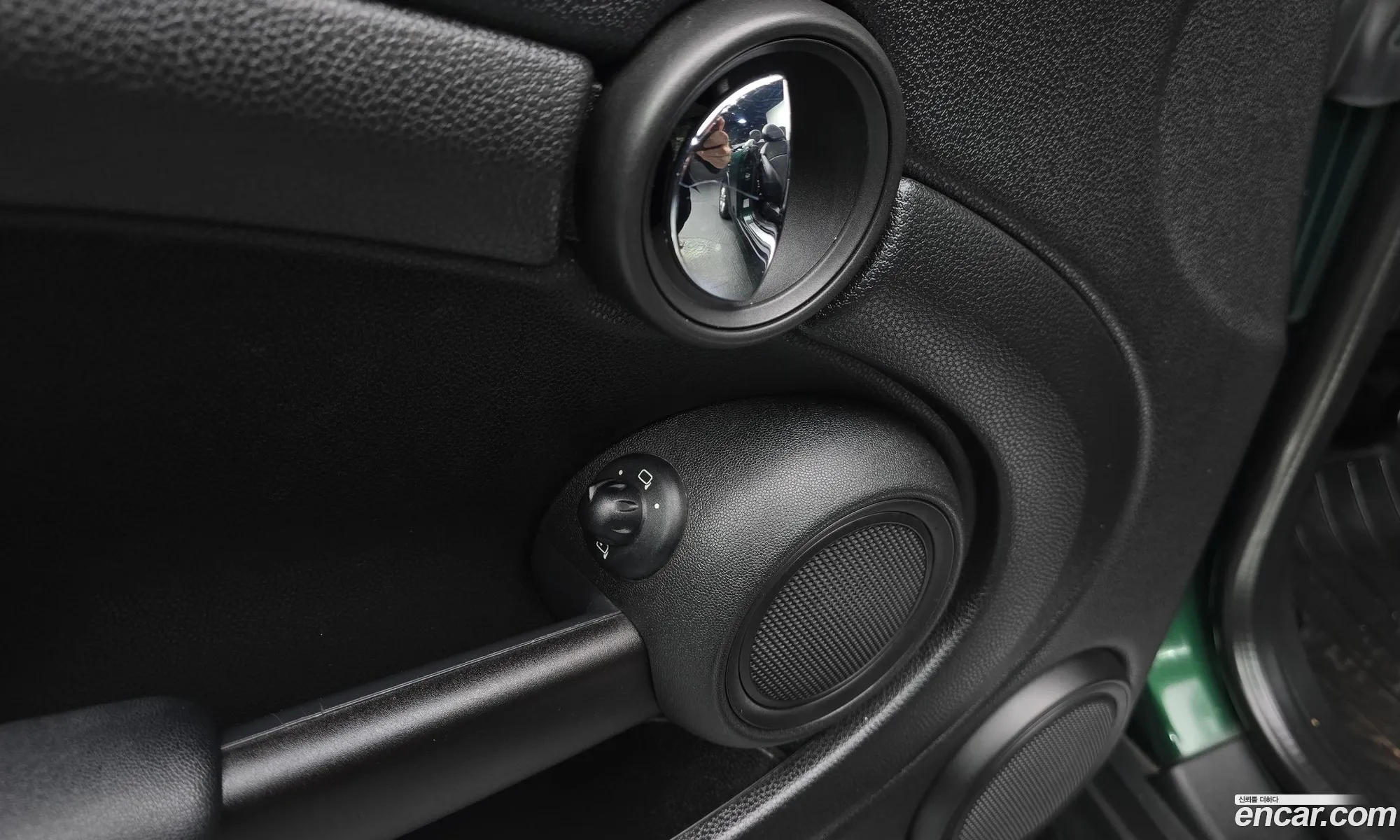 Mini Cooper Convertible 2015 WMWZN3103FT657100 — 16