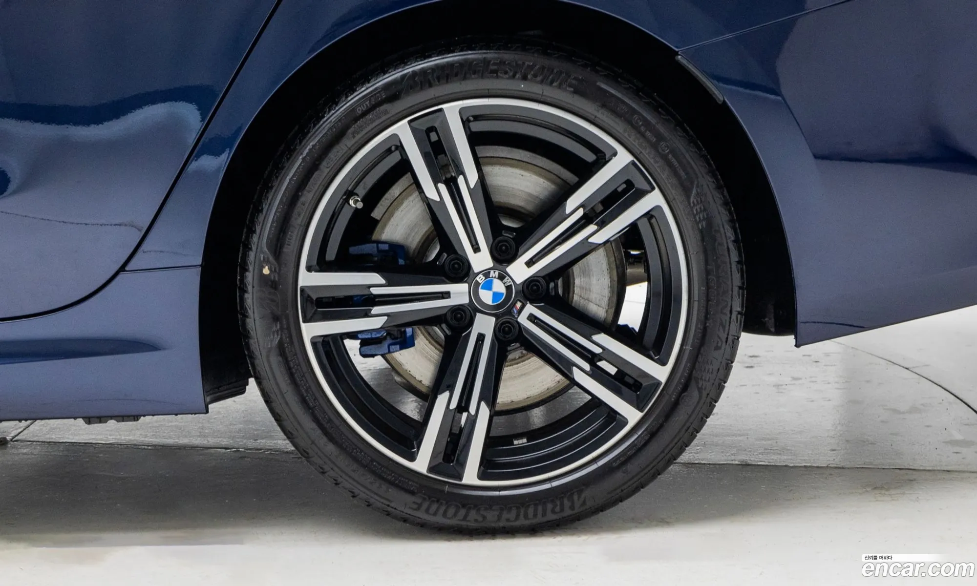 BMW 3 Series 2025 — 16