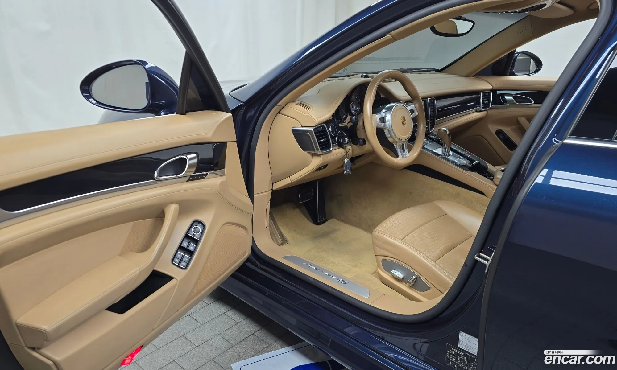 Porsche Panamera 2011 WP0AB2972BL062575 — 2