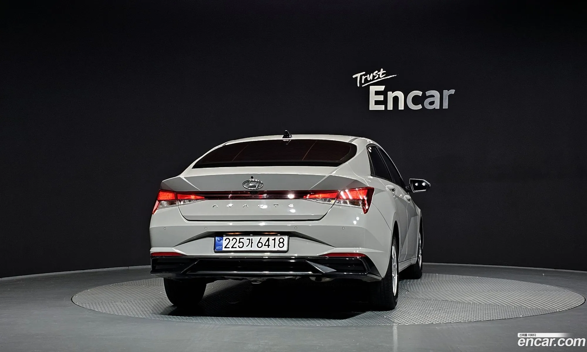 Hyundai Elantra 2022 — 2